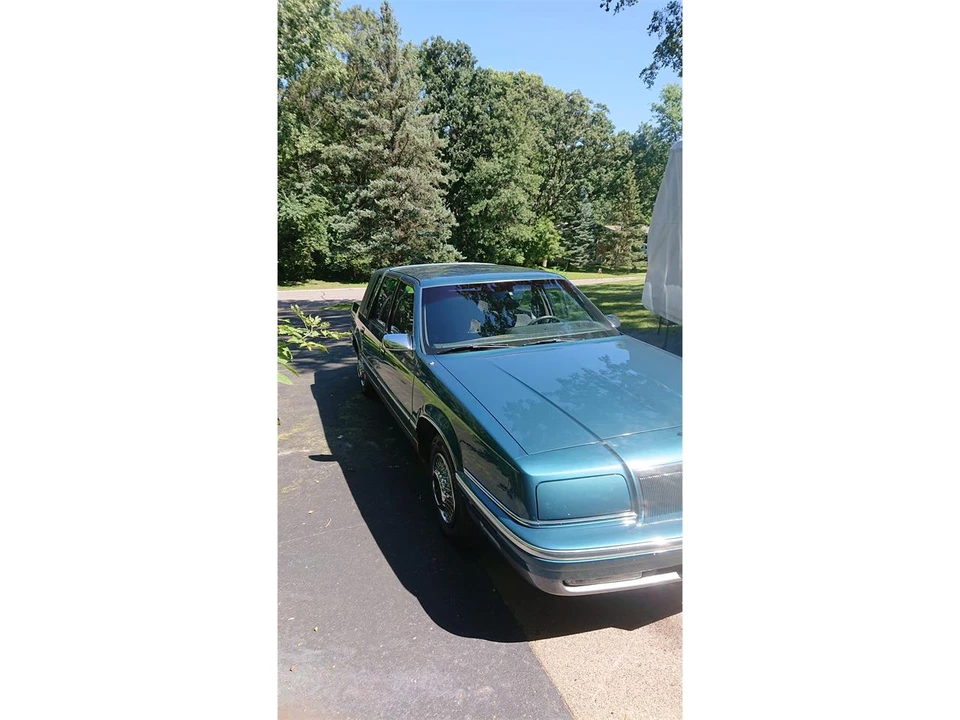 1992 Chrysler New Yorker - Image 3 of 16