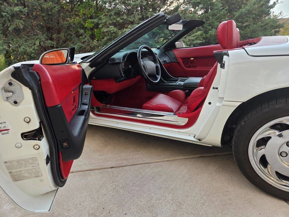 1992 Chevrolet Corvette C4 - Image 18 of 24