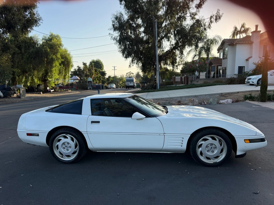 1992 Chevrolet Corvette C4 - Image 4 of 12