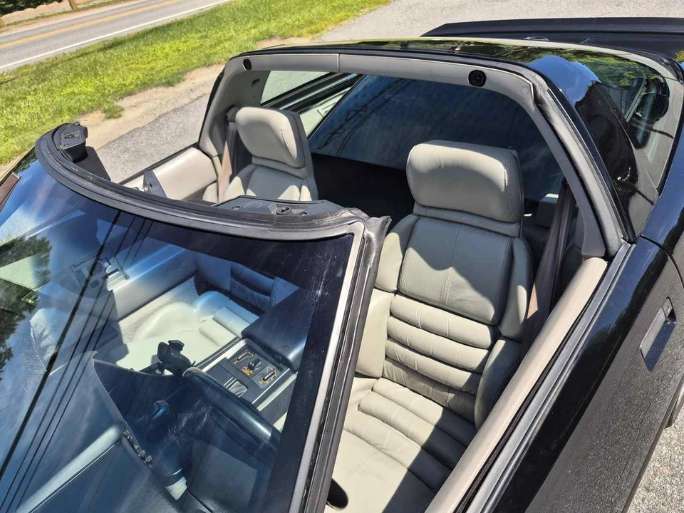 1992 Chevrolet Corvette C4 - Image 17 of 23