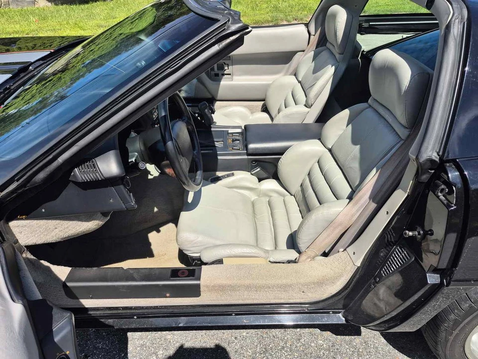 1992 Chevrolet Corvette C4 - Image 15 of 23