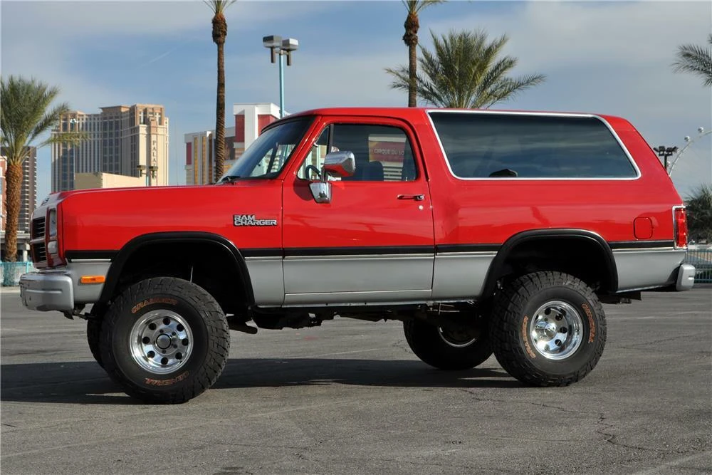 1992 Dodge Ramcharger - Image 4 of 4