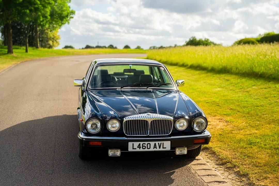 1992 Daimler - Image 9 of 31