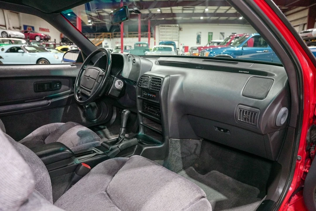 1992 Dodge Daytona - Image 23 of 31