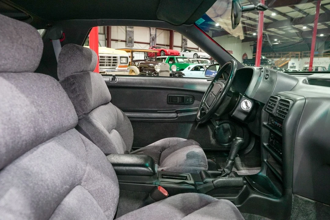 1992 Dodge Daytona - Image 24 of 31