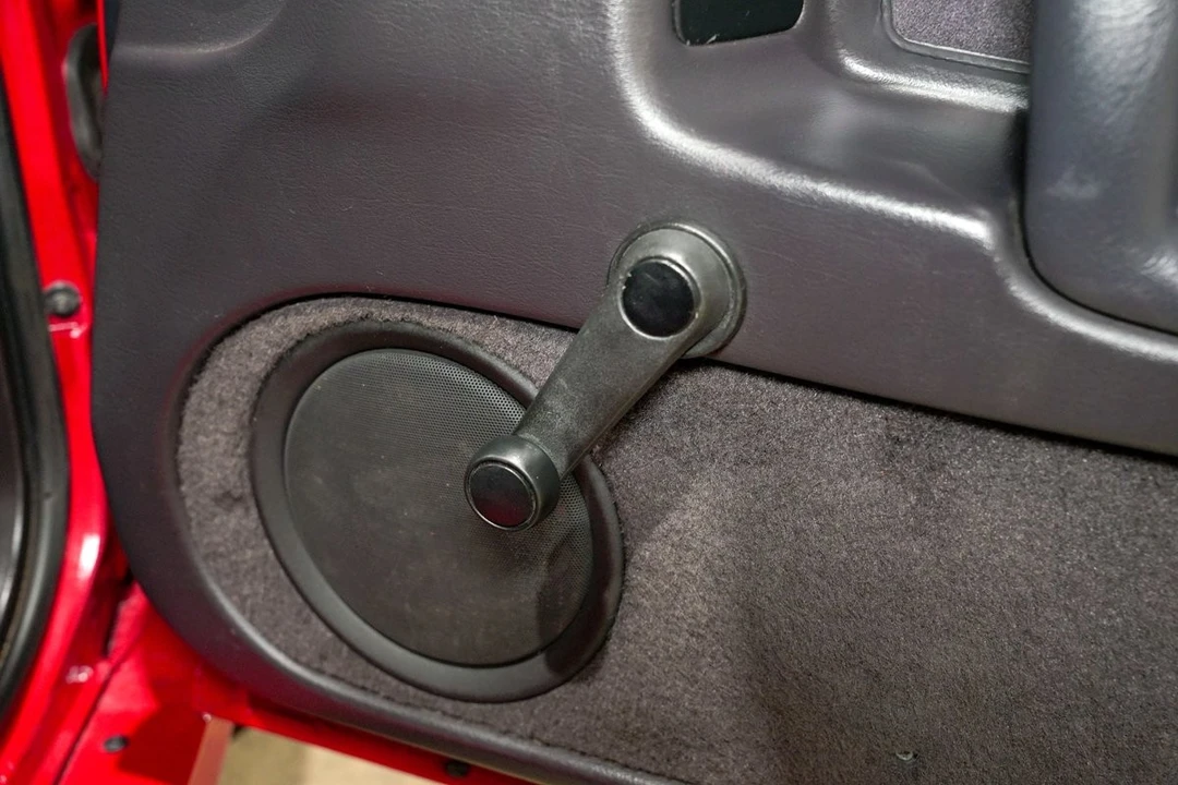 1992 Dodge Daytona - Image 22 of 31