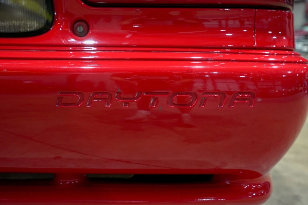 1992 Dodge Daytona - Image 10 of 31