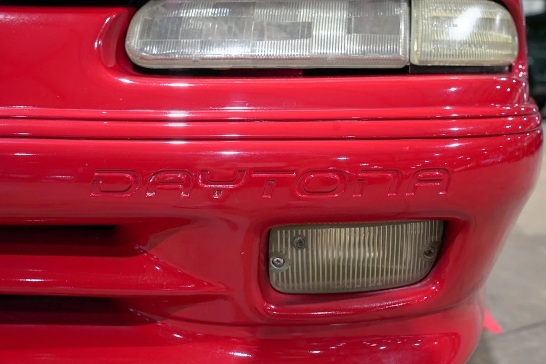 1992 Dodge Daytona - Image 9 of 31