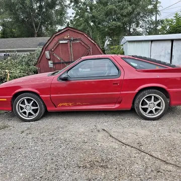 1992 Dodge Daytona IROC Hatchback 2D