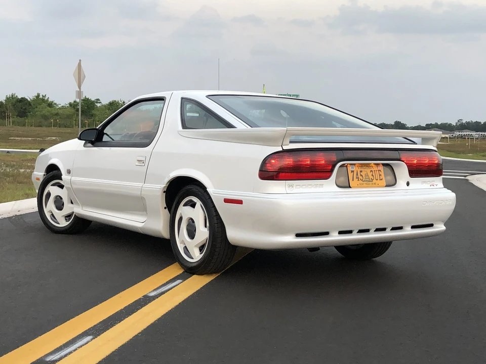 1992 Dodge Daytona - Image 19 of 31