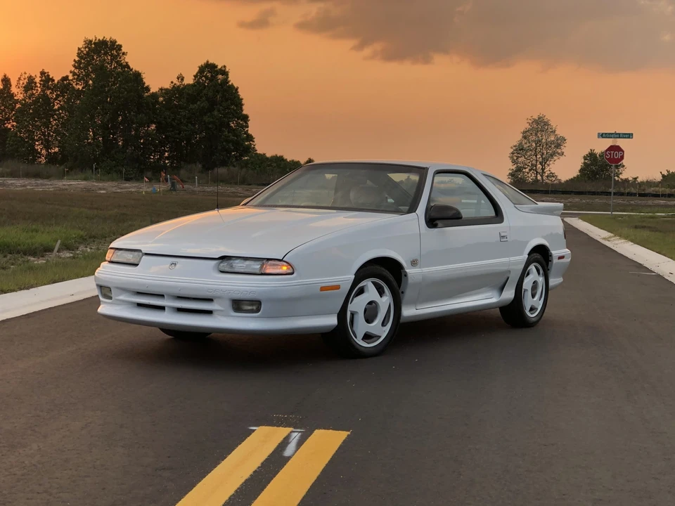 1992 Dodge Daytona - Image 15 of 31