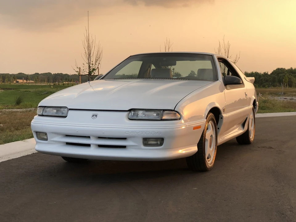 1992 Dodge Daytona - Image 14 of 31