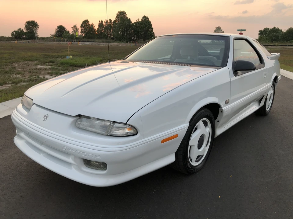 1992 Dodge Daytona - Image 12 of 31
