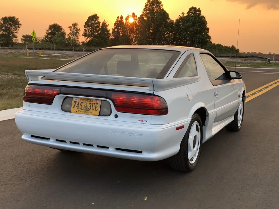 1992 Dodge Daytona - Image 2 of 31