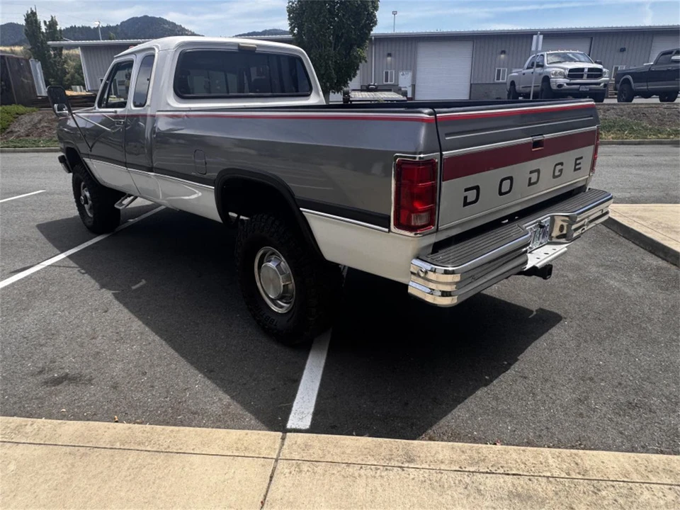 1992 Dodge Ram 1st Gen - Image 2 of 7