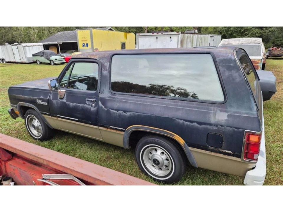 1992 Dodge Ramcharger - Image 6 of 17