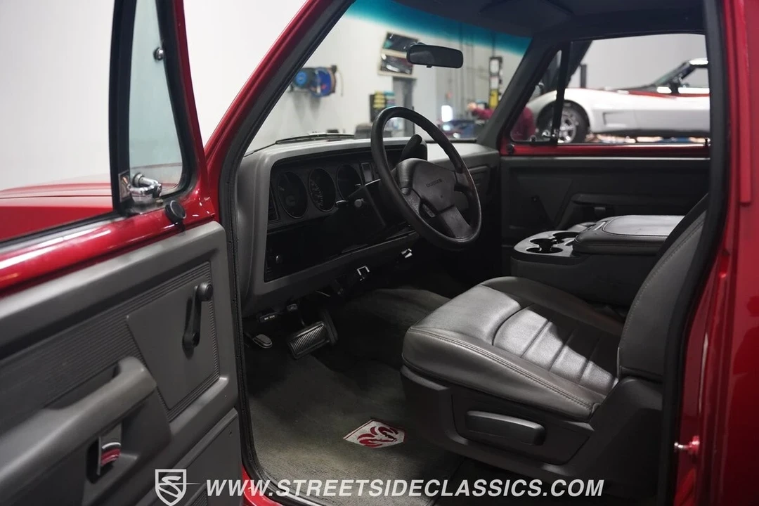1992 Dodge Ramcharger - Image 5 of 12