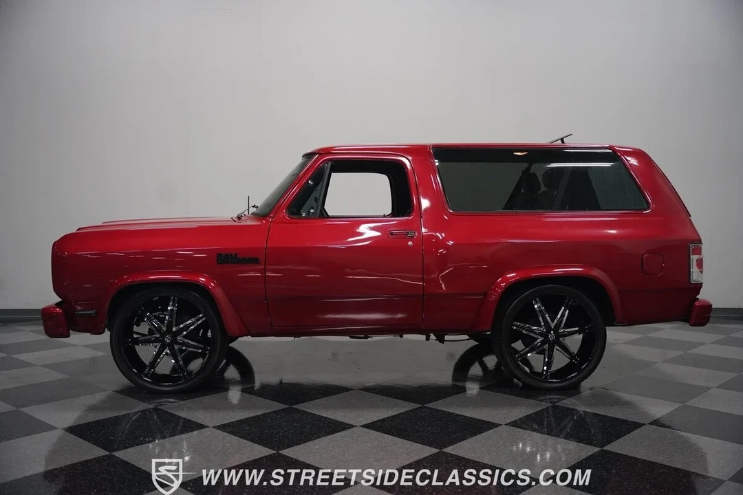 1992 Dodge Ramcharger - Image 10 of 12