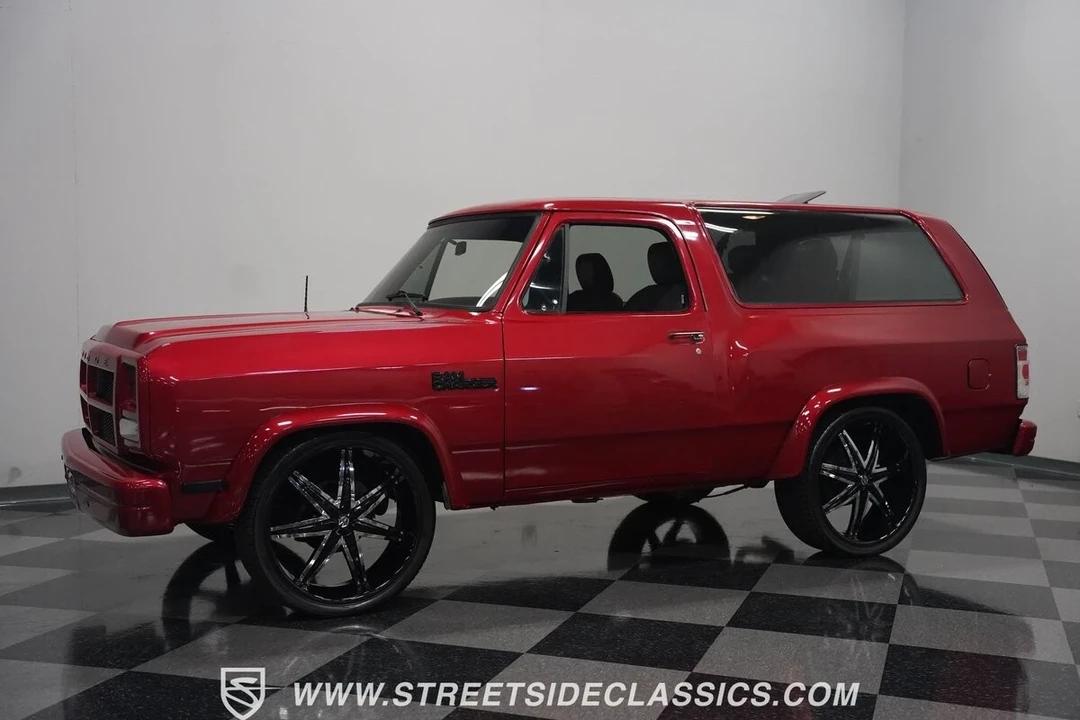 1992 Dodge Ramcharger - Image 9 of 12