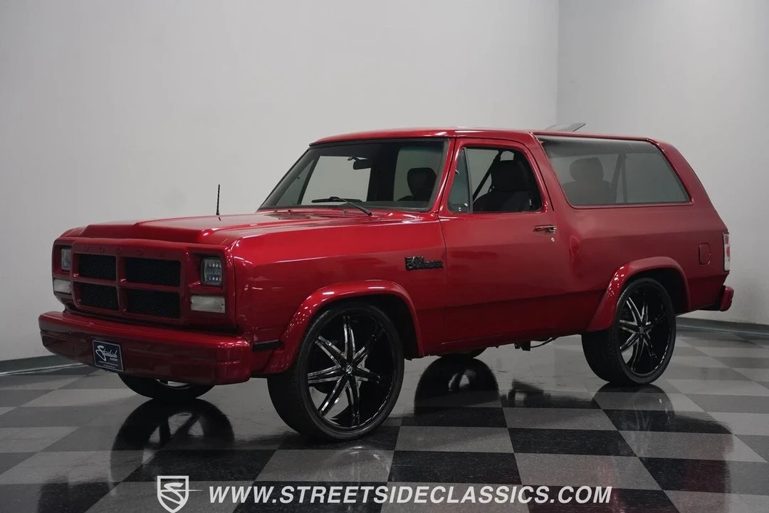 1992 Dodge Ramcharger - Image 8 of 12
