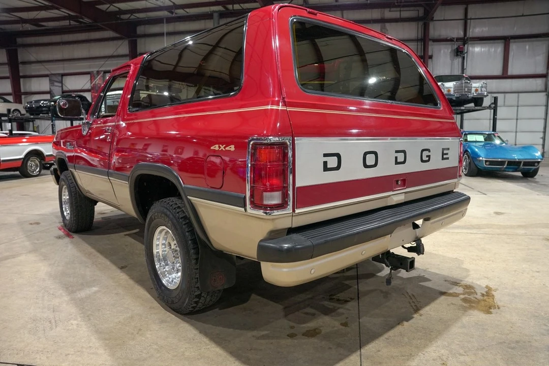 1992 Dodge Ramcharger - Image 6 of 12