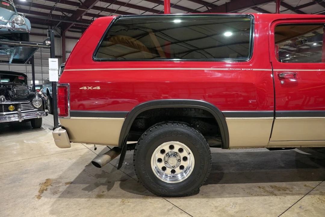 1992 Dodge Ramcharger - Image 9 of 12