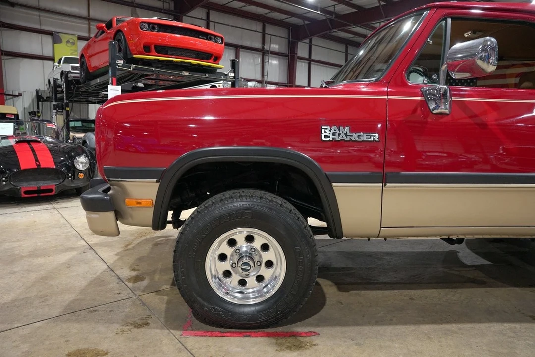 1992 Dodge Ramcharger - Image 3 of 12