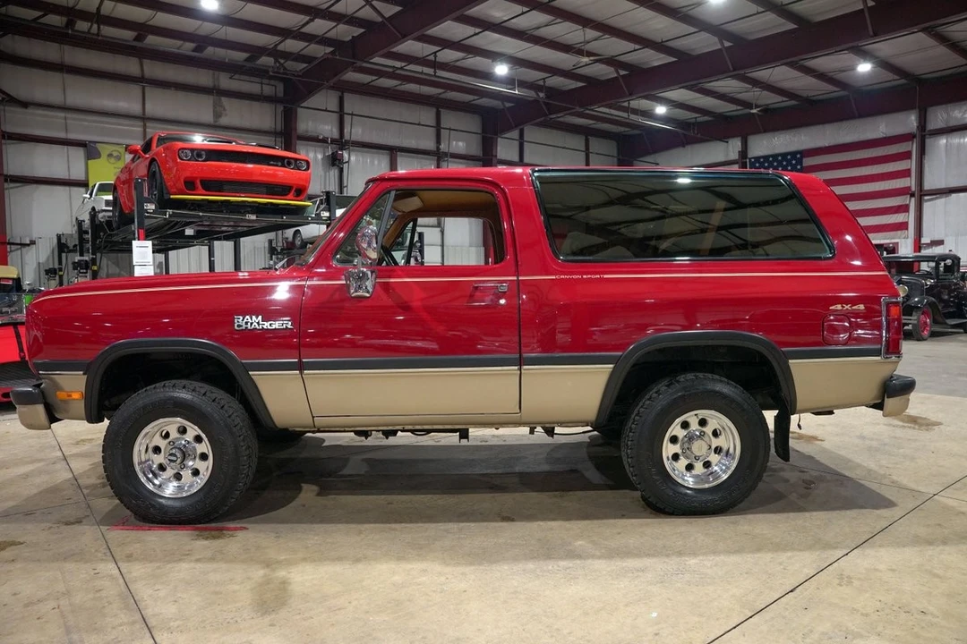 1992 Dodge Ramcharger - Image 4 of 12
