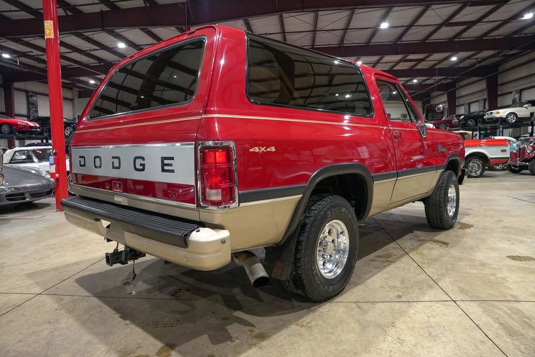 1992 Dodge Ramcharger - Image 8 of 12