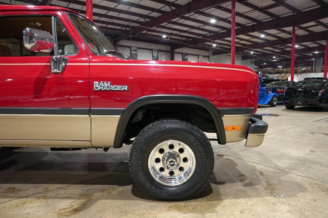 1992 Dodge Ramcharger - Image 11 of 12