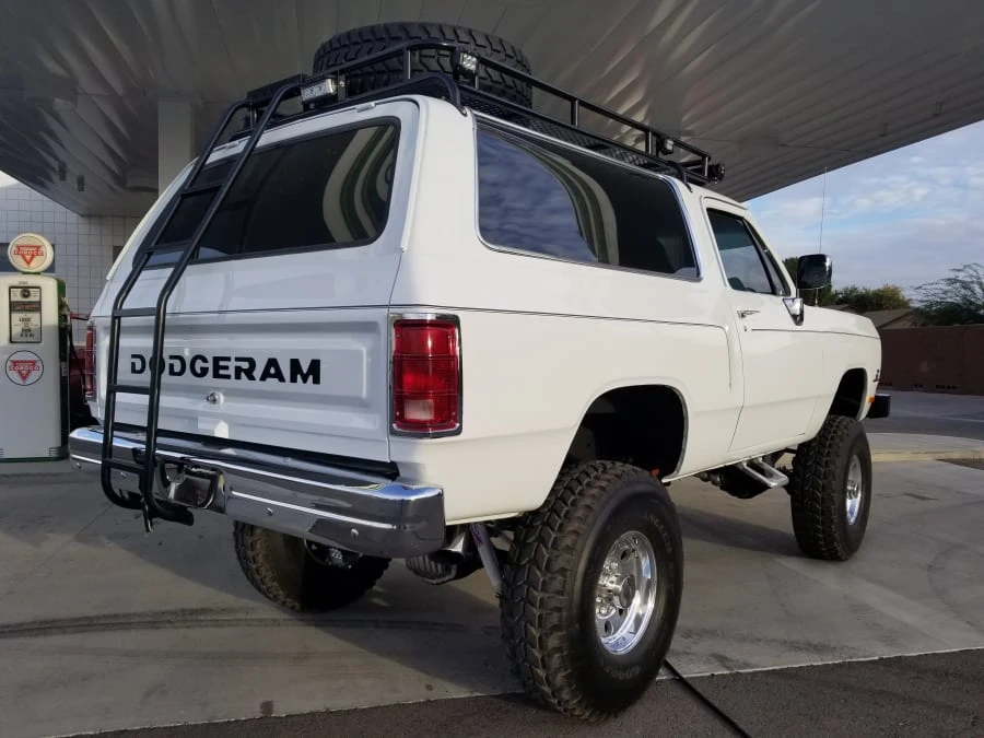 1992 Dodge Ramcharger - Image 11 of 12