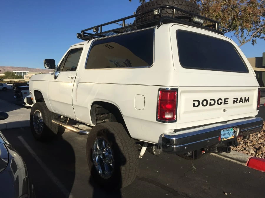 1992 Dodge Ramcharger - Image 4 of 12