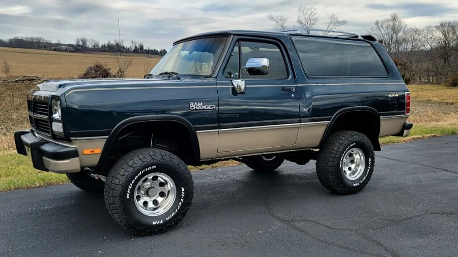 1992 Dodge Ramcharger - Image 5 of 13