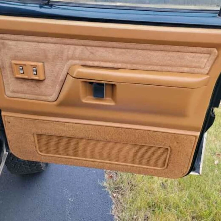 1992 Dodge Ramcharger - Image 6 of 13
