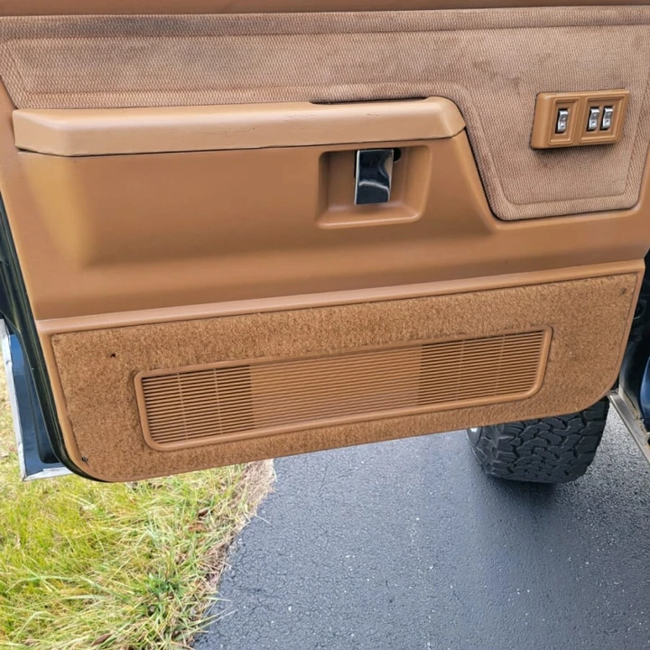 1992 Dodge Ramcharger - Image 7 of 13
