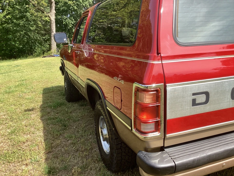 1992 Dodge Ramcharger - Image 11 of 21