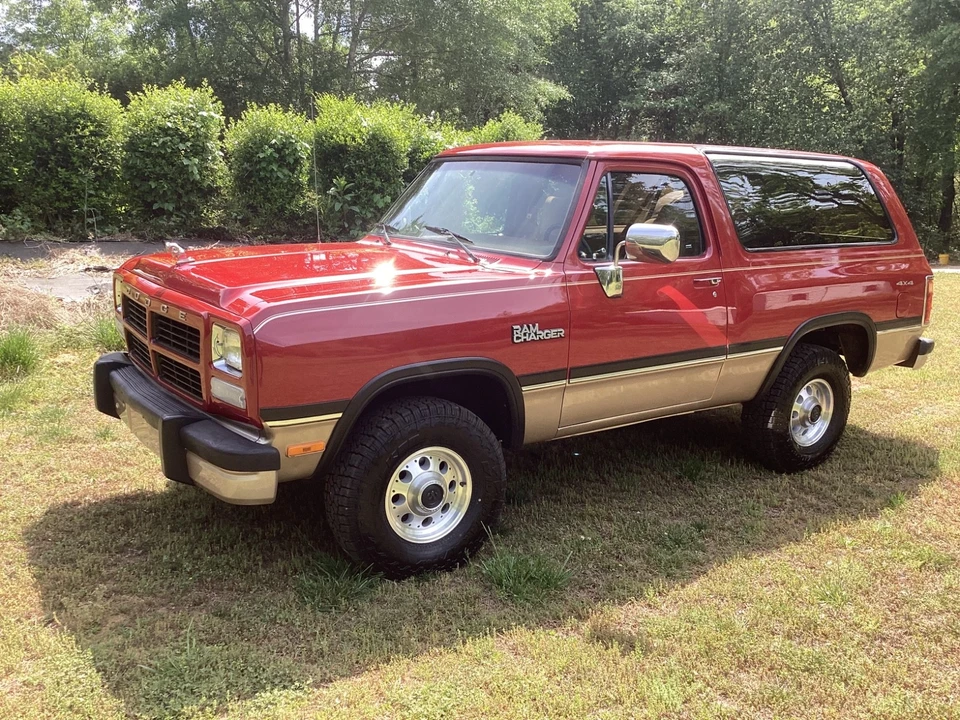 1992 Dodge Ramcharger - Image 10 of 21
