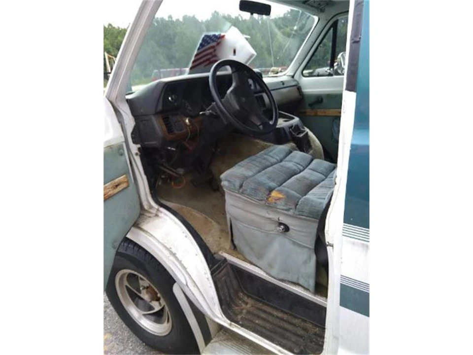 1992 Dodge Ram Van - Image 8 of 9