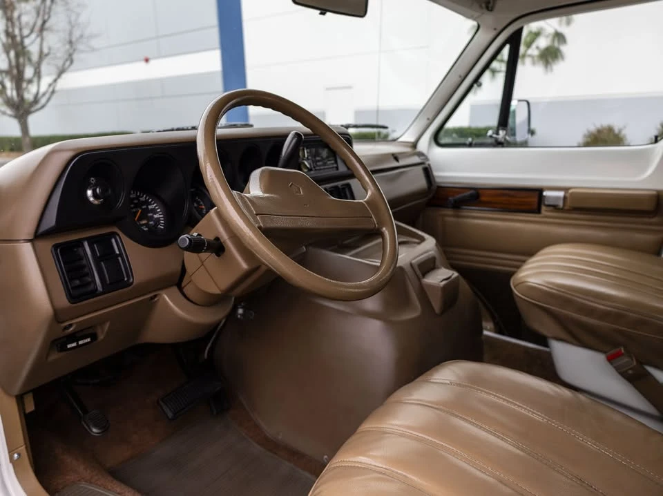 1992 Dodge Ram Van - Image 14 of 19