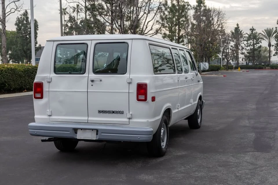 1992 Dodge Ram Van - Image 7 of 19
