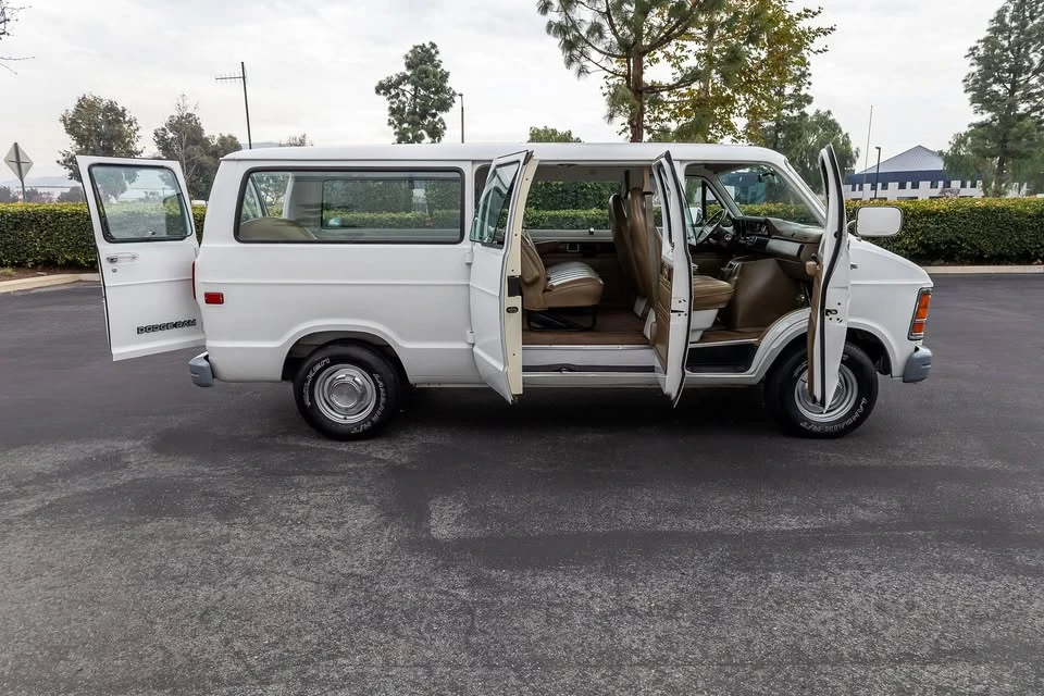 1992 Dodge Ram Van - Image 8 of 19