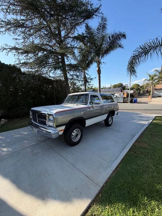 1992 Dodge Ramcharger - Image 2 of 6