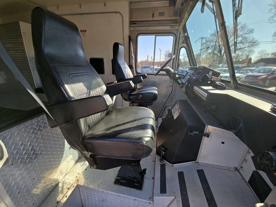 1992 Ford Econoline Van - Image 8 of 12