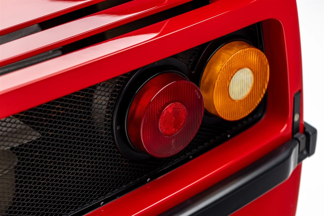 1992 Ferrari F40 - Image 25 of 31