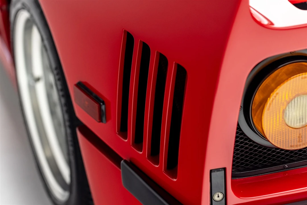 1992 Ferrari F40 - Image 27 of 31