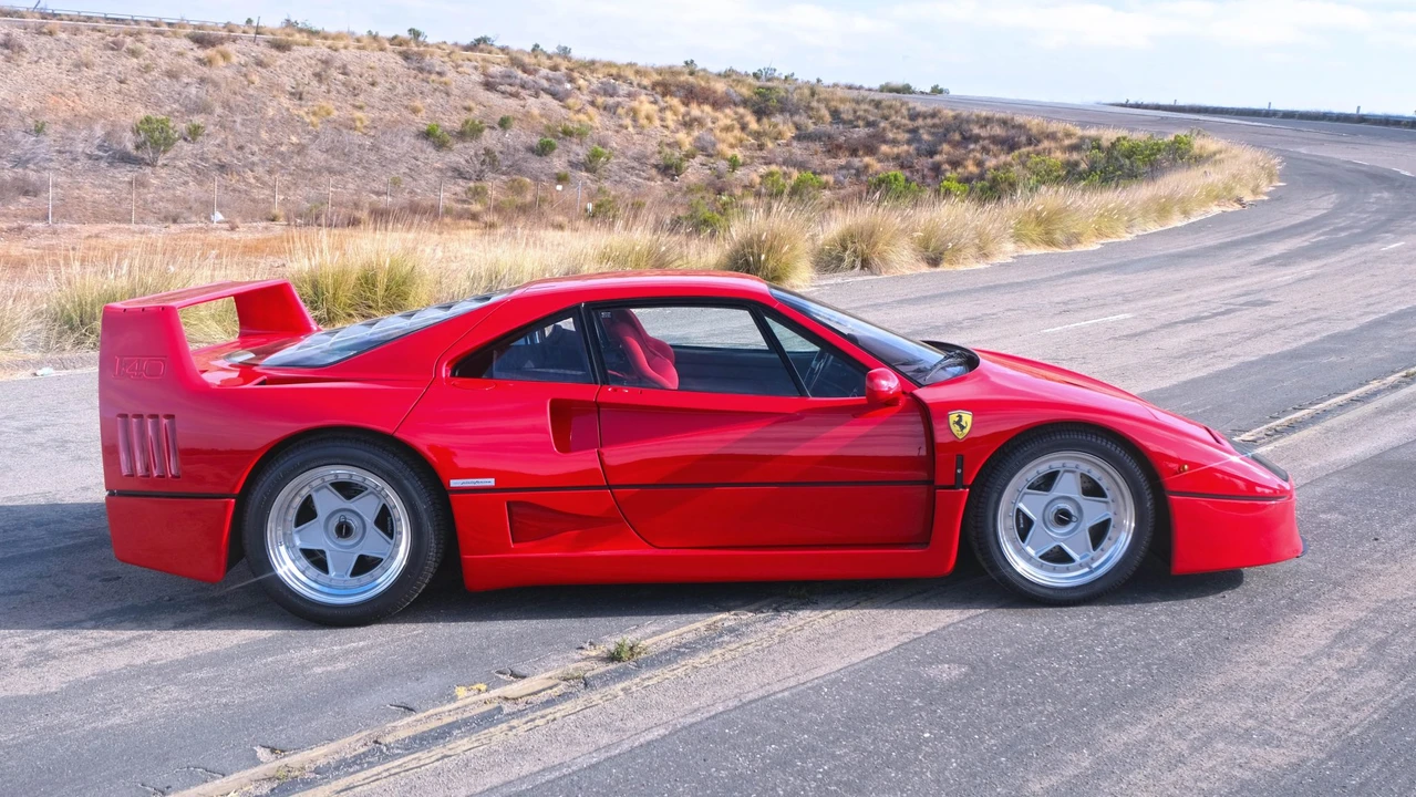 1992 Ferrari F40 - Image 16 of 31