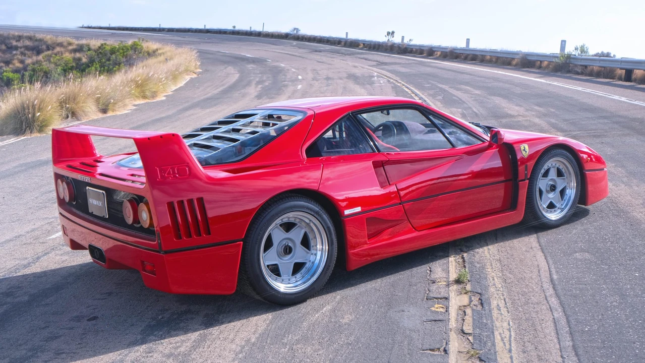 1992 Ferrari F40 - Image 21 of 31