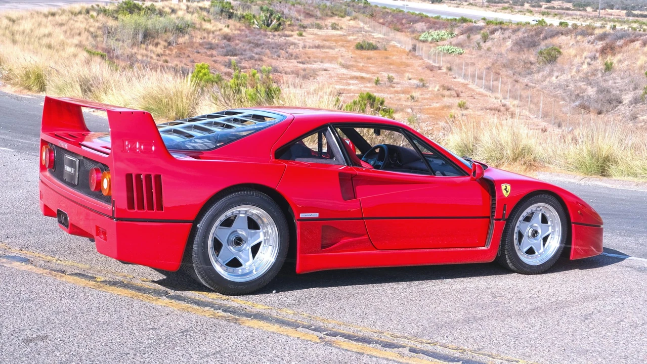 1992 Ferrari F40 - Image 18 of 31