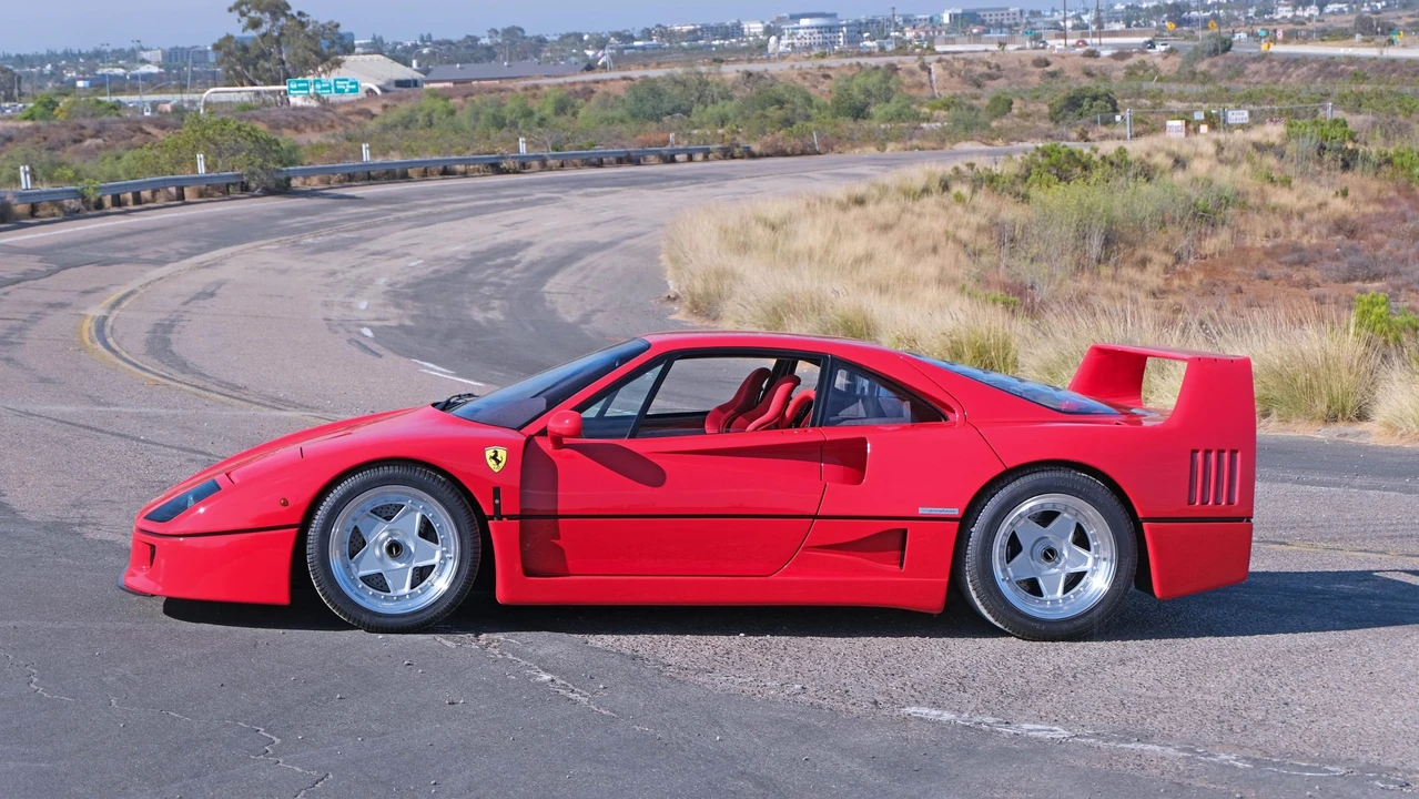 1992 Ferrari F40 - Image 28 of 31