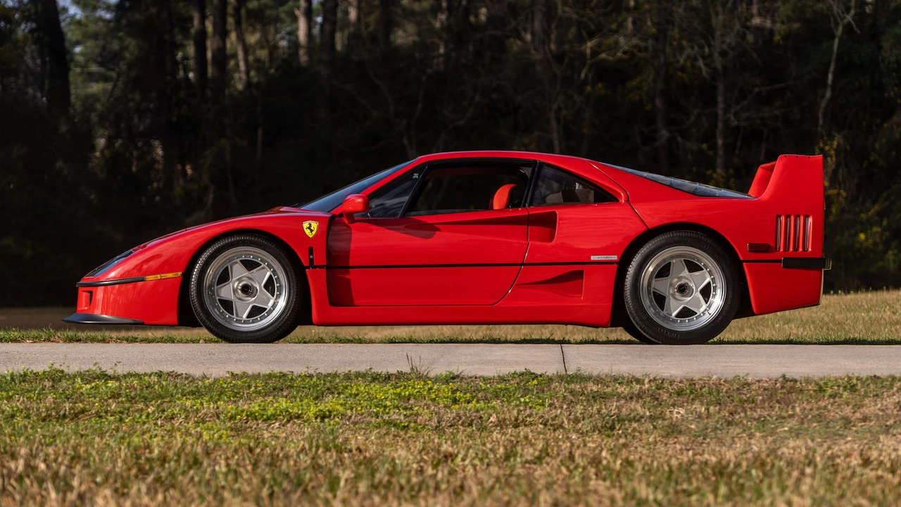 1992 Ferrari F40 - Image 2 of 31